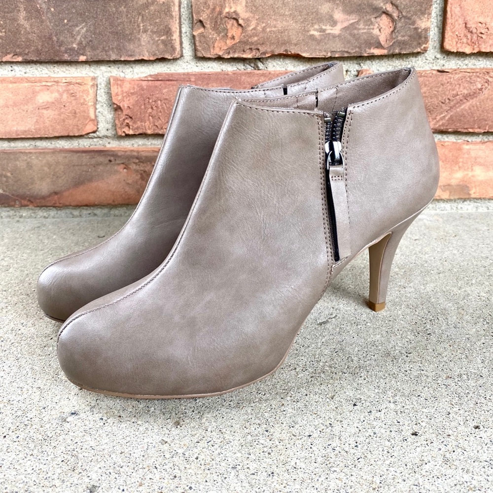 Madden Girl Grey leather booties with zip closure